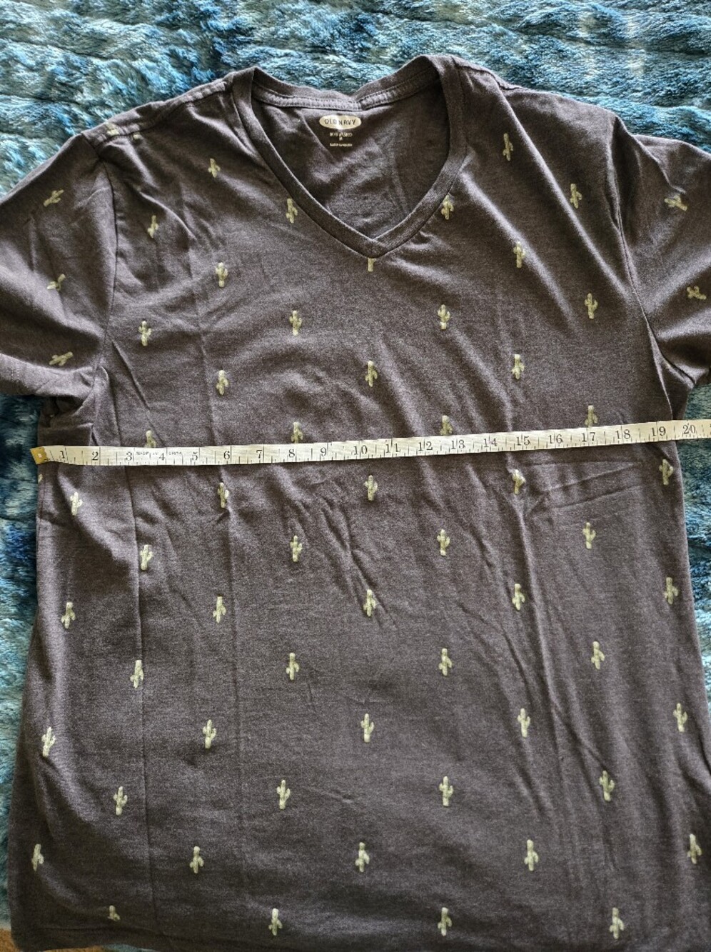 Cactus Print Short Sleeve Tee in Grey and Light Green